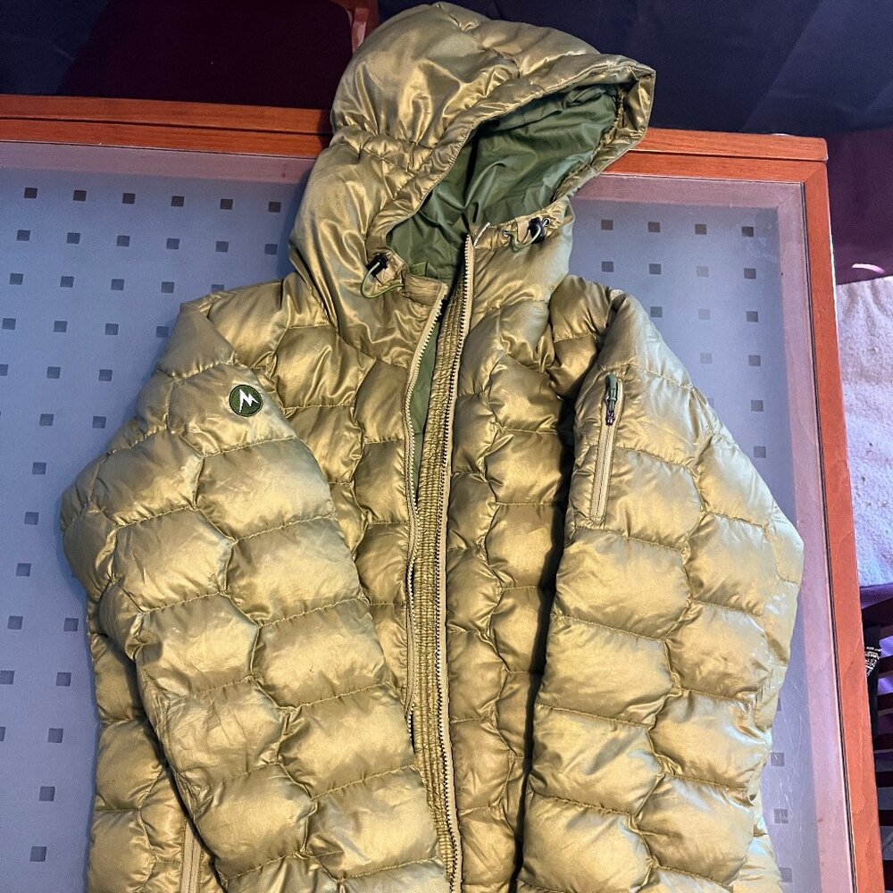 MARMOT GREEN PUFFER JACKET